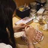 Com Les Pros : visite de l’atelier et découverte de la lithothérapie