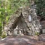 Grotte mariale de Lévaud