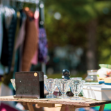 Déstockage du vestiaire de l'association Coup de pouce