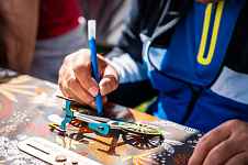 Atelier : Création de mini-vélos en bois