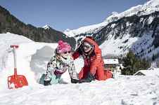 Activité enfants : construction d'un igloo et goûter