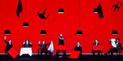 Théâtre : "Pessoa, Since I've been me" - Robert Wilson