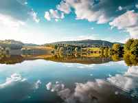Boucle pédestre : tour du lac des Dronières