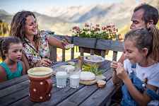 Randonnée gourmande fondue au reblochon au soleil couchant niveau vert