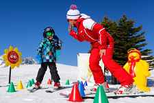 Cours de ski - Repas - Garderie sur neige : "Les Môm'en Ski" au Village