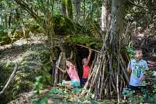 Activité montagne enfant 4-7 ans : Cabanes et chamallow