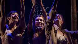 Théâtre : Pluie dans les cheveux, mise en scène de Alain Batis / Théâtre Maurice Novarina