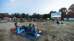 Ciné plein air - En tongs au pied de l'Himalaya