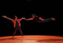 Duo circassien, acrobate et jongleur : La fabuleuse histoire de Basarkus