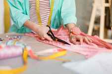 Atelier couture sur le principe de la récupération